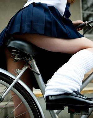 jc パンチラ 自転車 私服